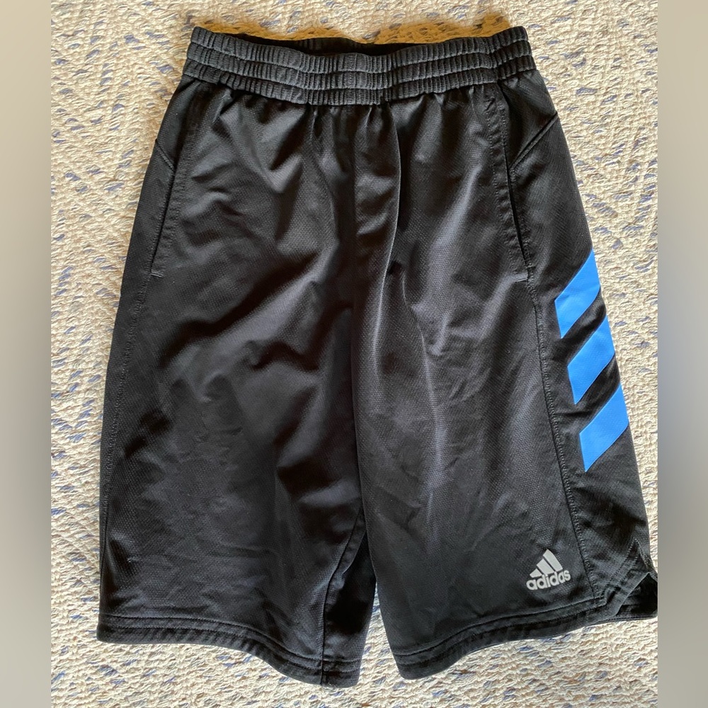 Adidas boys sport shorts - size large (14/16)